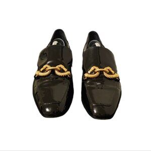 Tory Burch pattren leather apron toe black Loafers black  gold  details Size 7M